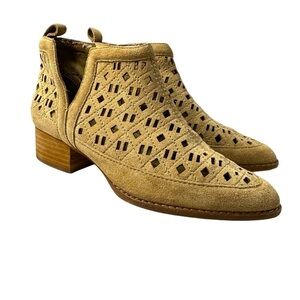 Gianni Bini Leather Upper Cutout Beige Bootie Women’s Size 7 M